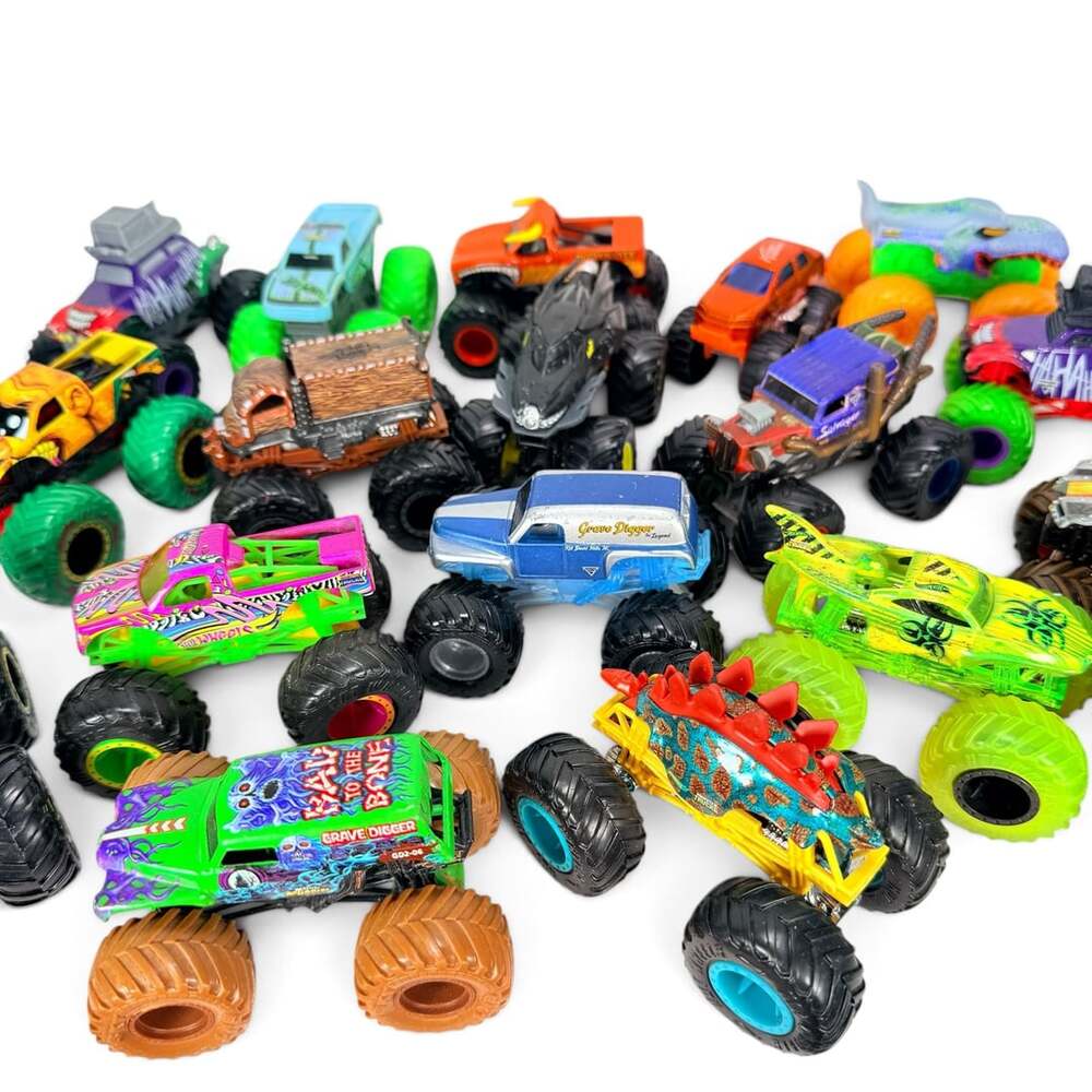 Monster Truck Vehicle Lot of 18 Assorted Trucks - Picture 4 of 10